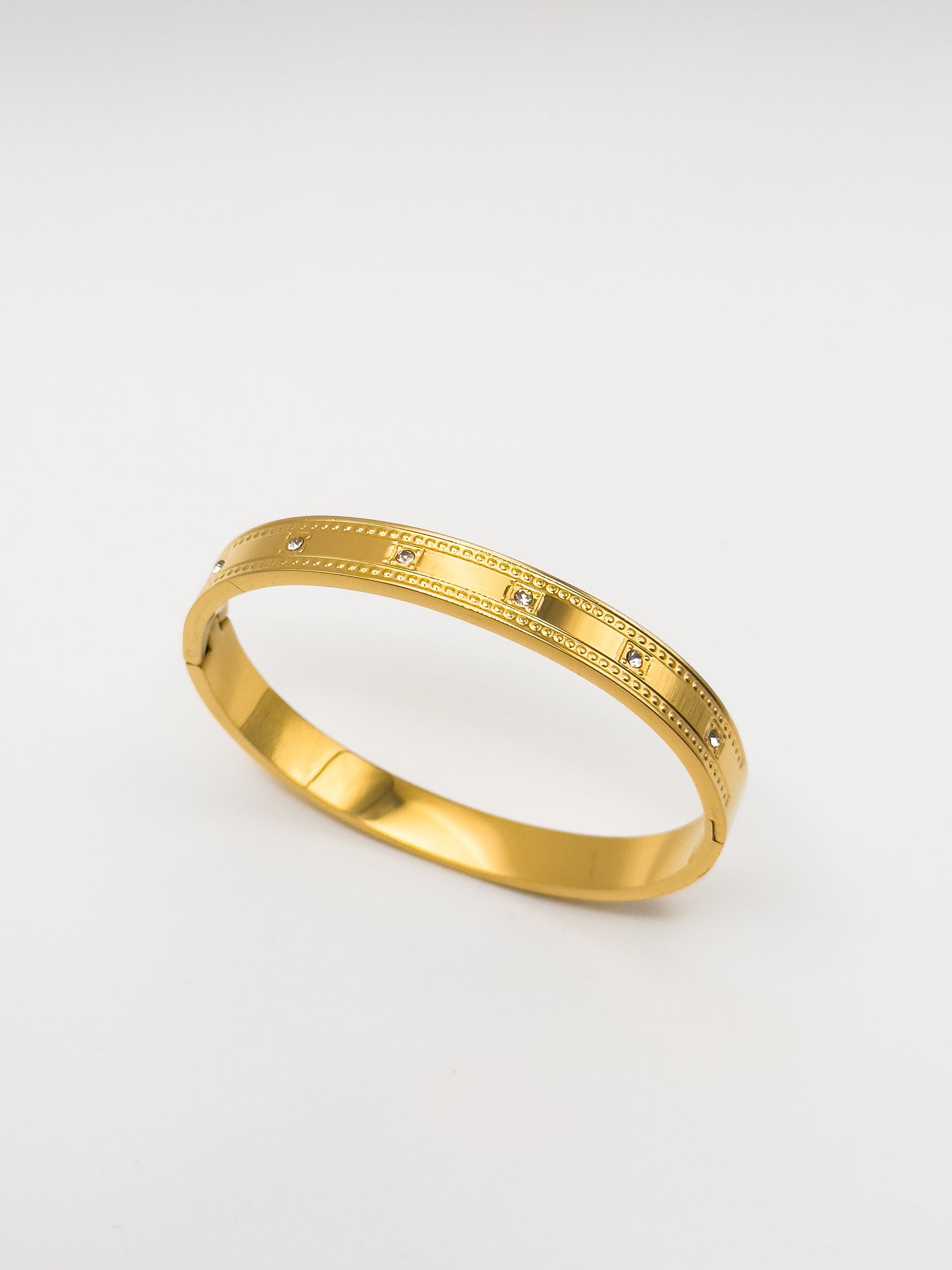 Avara Aurora Gold Bangle