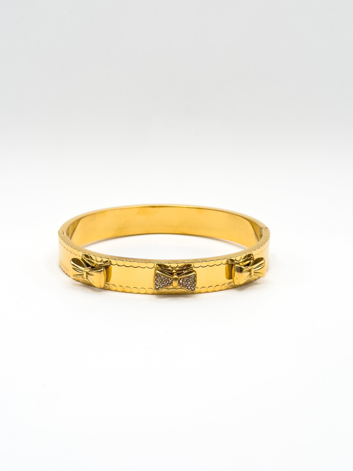Avara Bow Gold Bangle