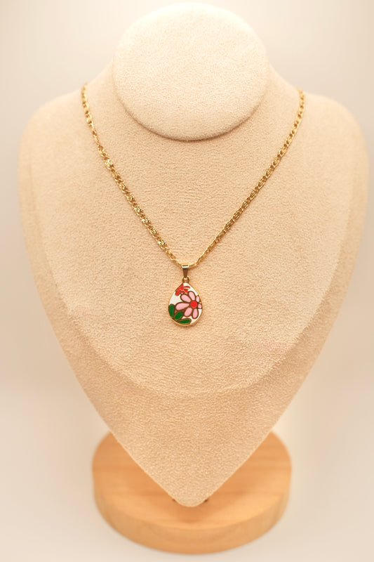 Daisy Bloom Pendant Necklace