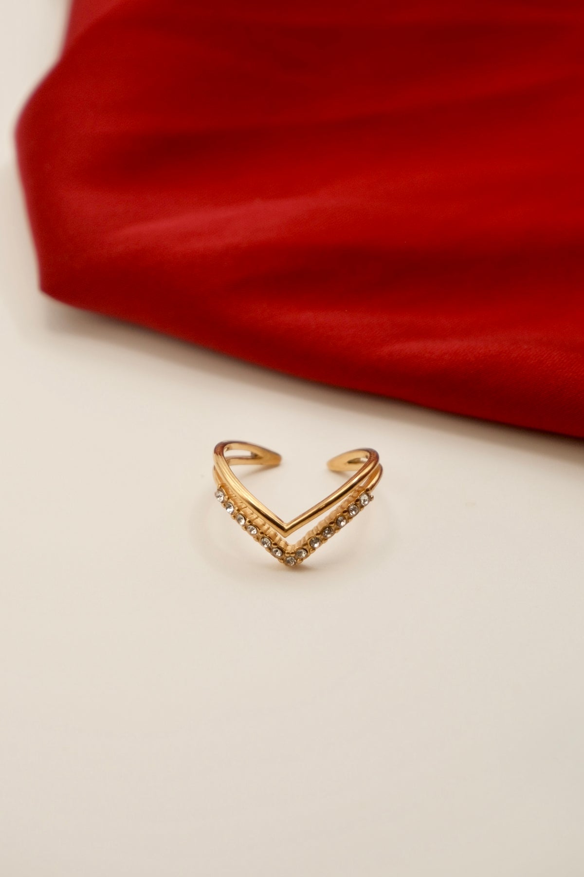 Tiara V Ring