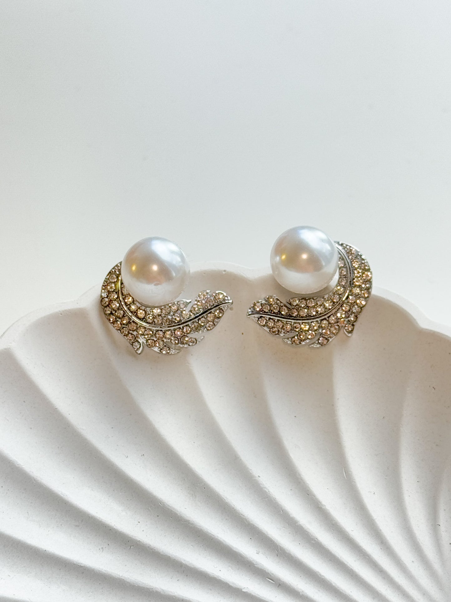 Unica Earrings Silver Pearl 08