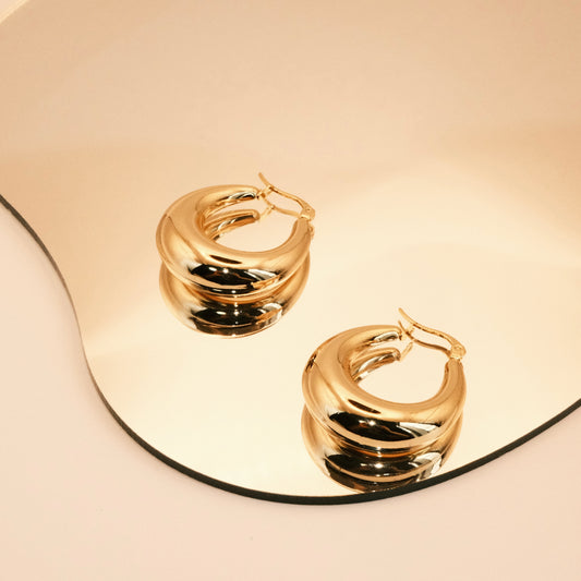 Anya Chunky U Medium Hoop Earrings