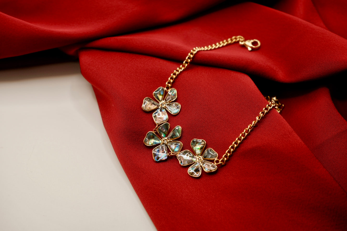 Mother of Pearl Bloom Bracelet