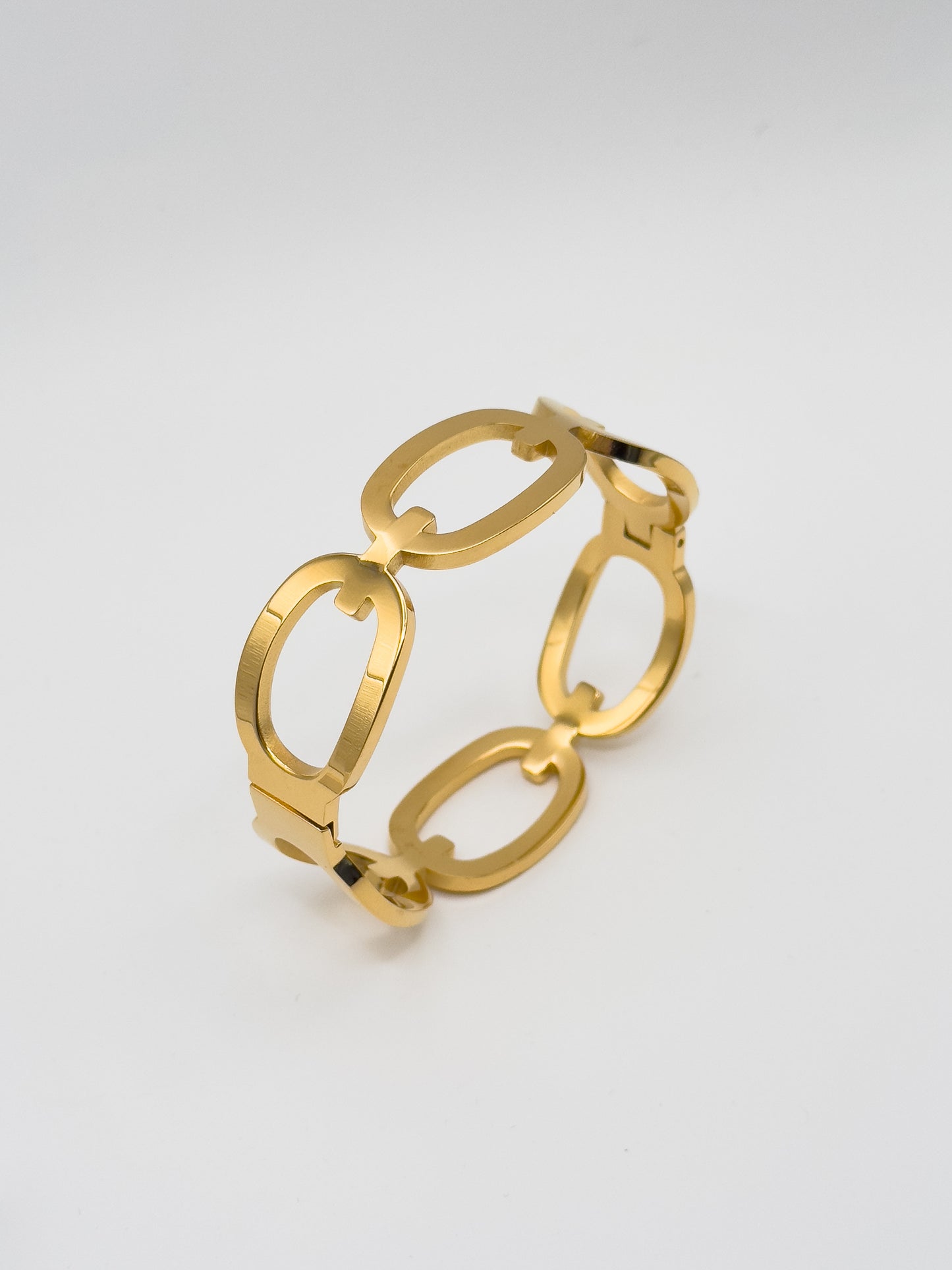 Avara Bold Link Gold Bangle