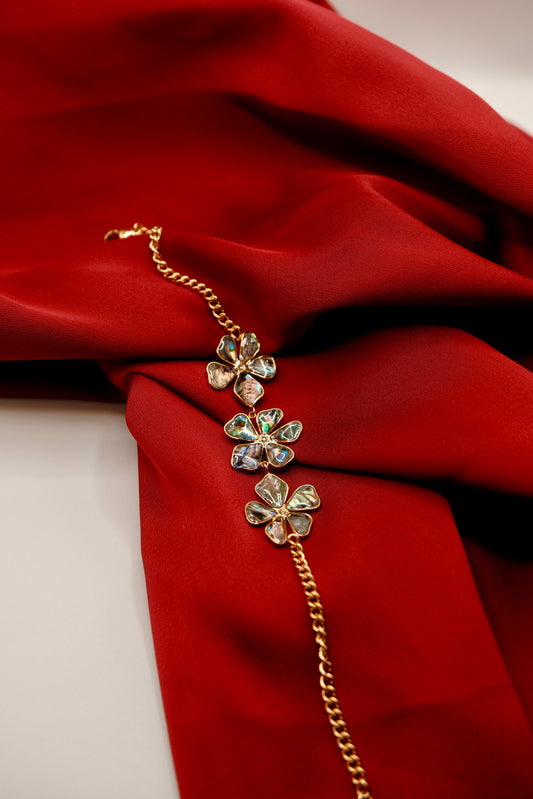 Mother of Pearl Bloom Bracelet
