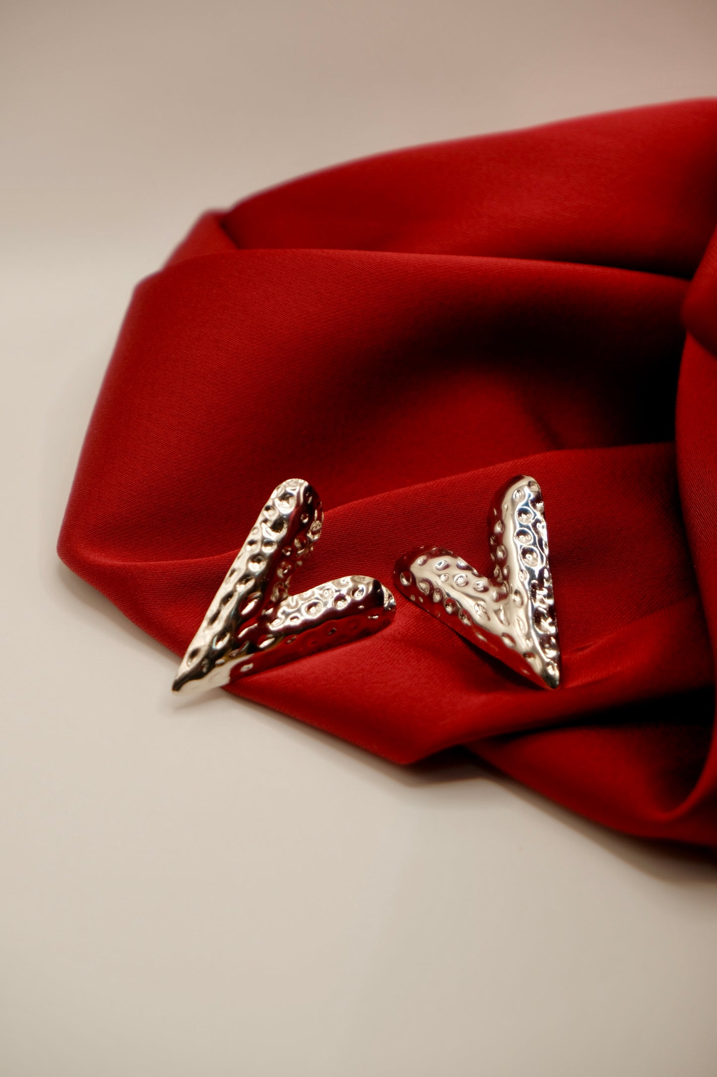 Anya Sculpted Heart Earrings