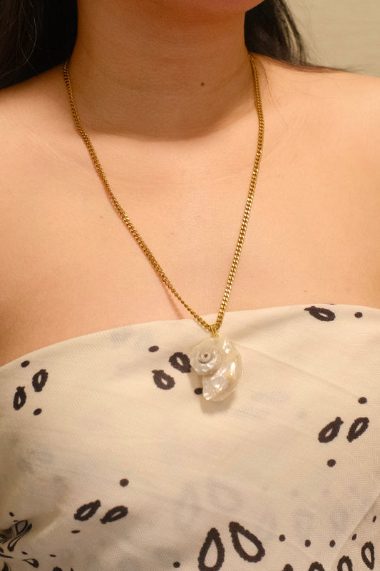 Concha Necklace