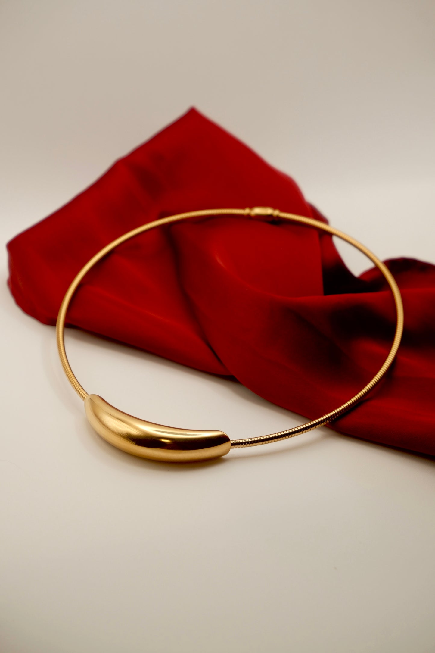 Nova Arc Necklace