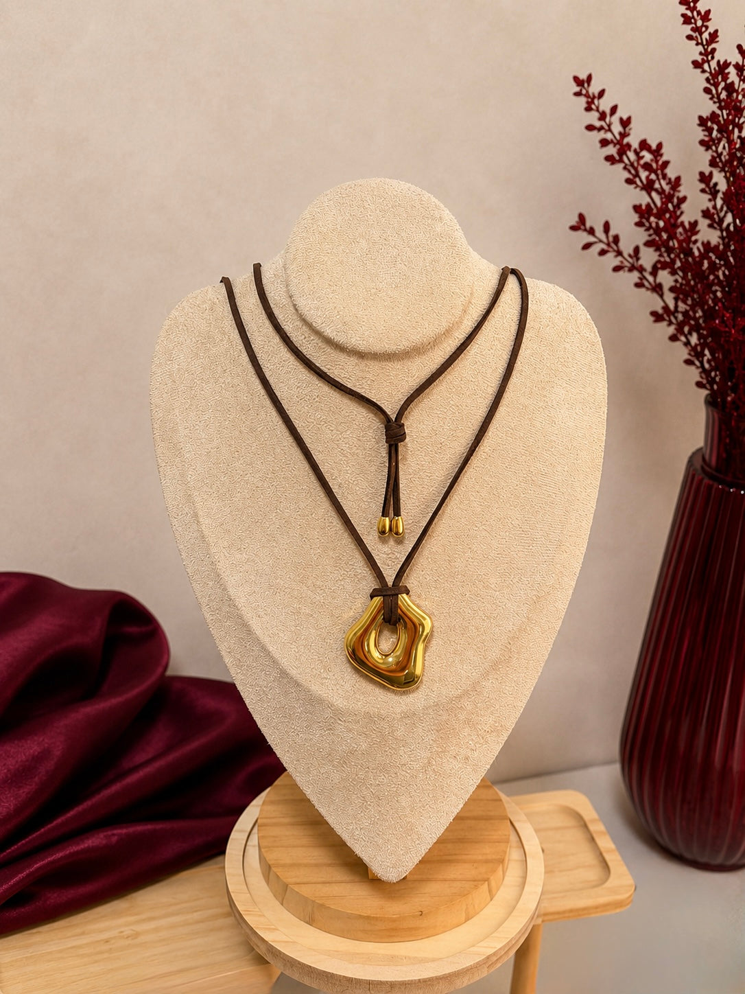Versa Necklace