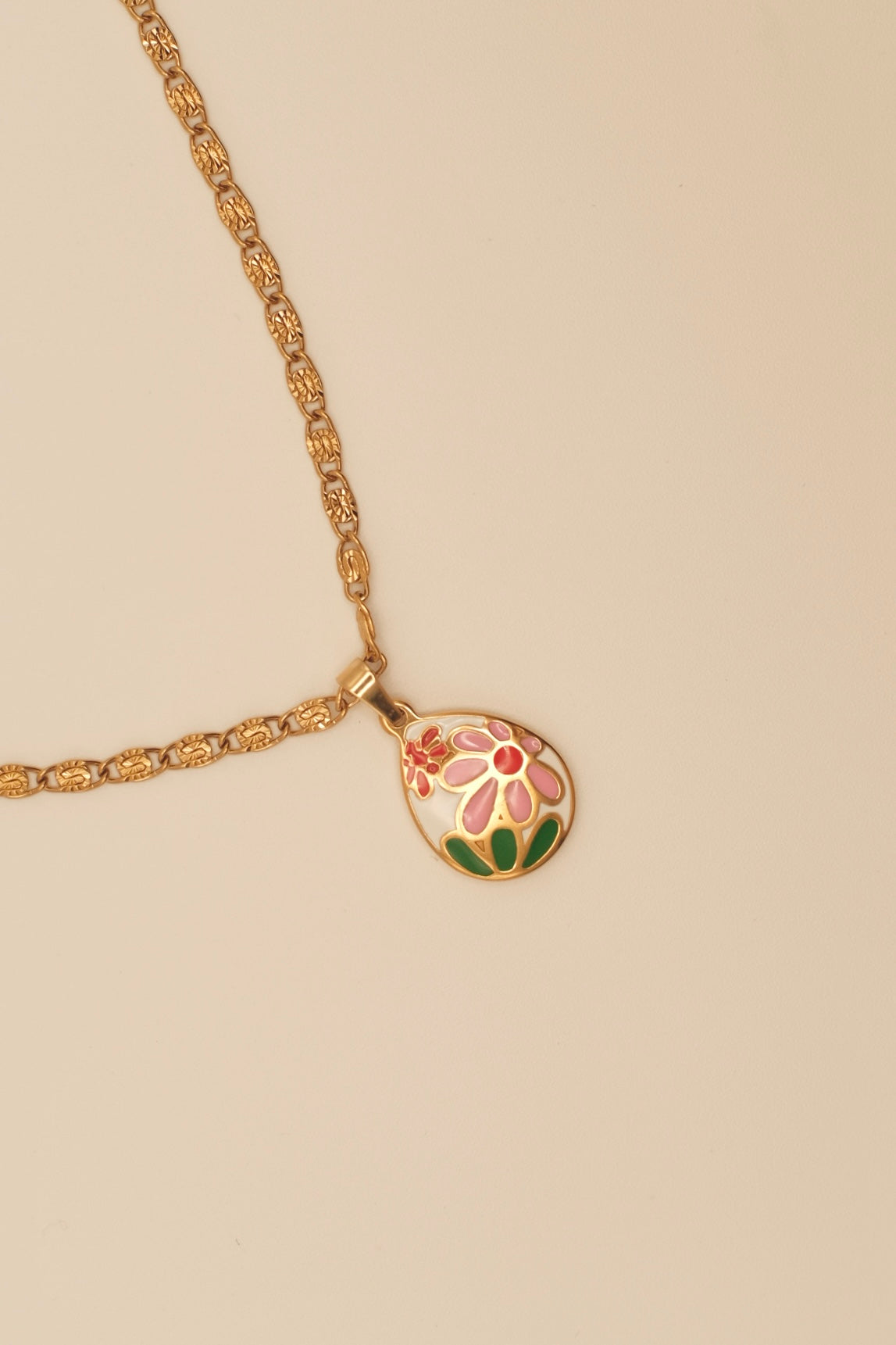 Daisy Bloom Pendant Necklace