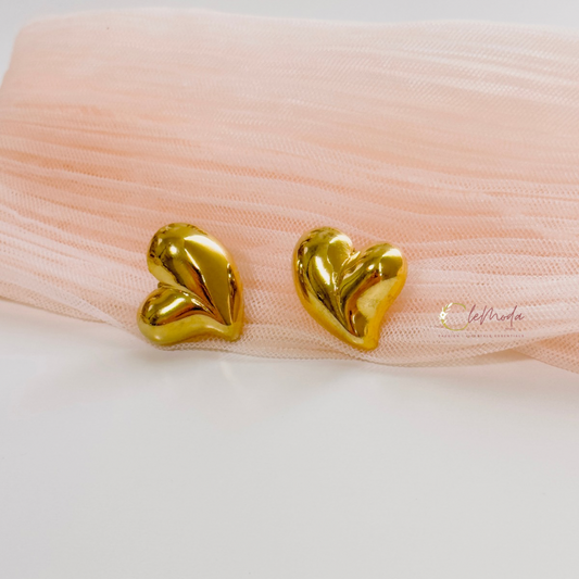 Anya Chunky Heart Earrings