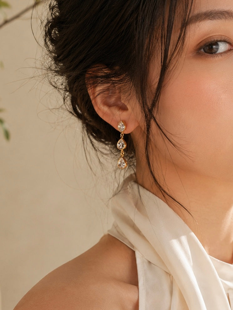 Unica Crystal Drop Earrings