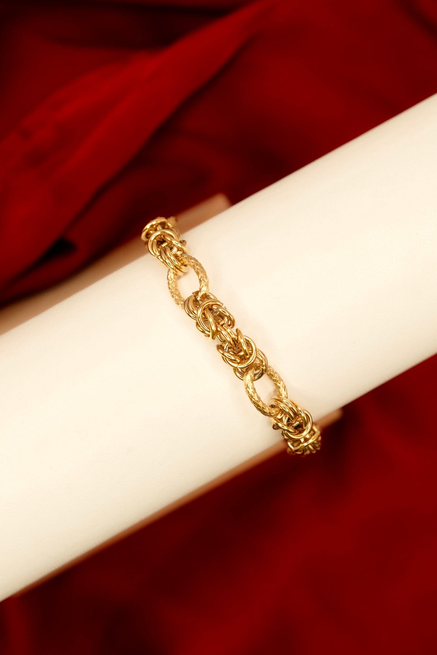 Moneta Twist Link Bracelet