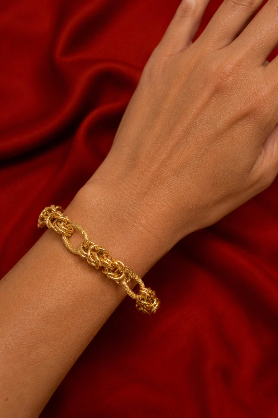 Moneta Twist Link Bracelet