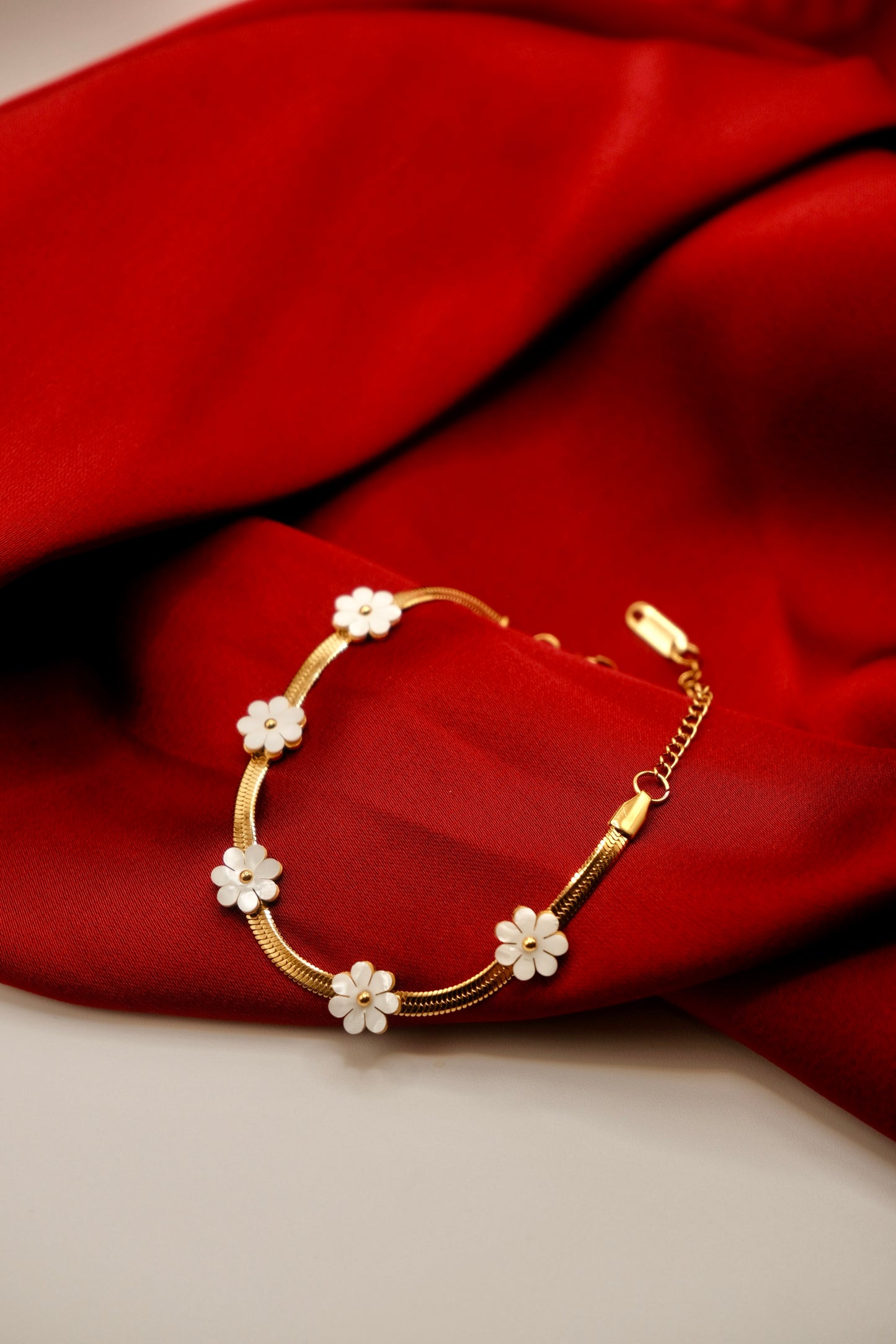 Felicity Daisy Pearl Bracelet