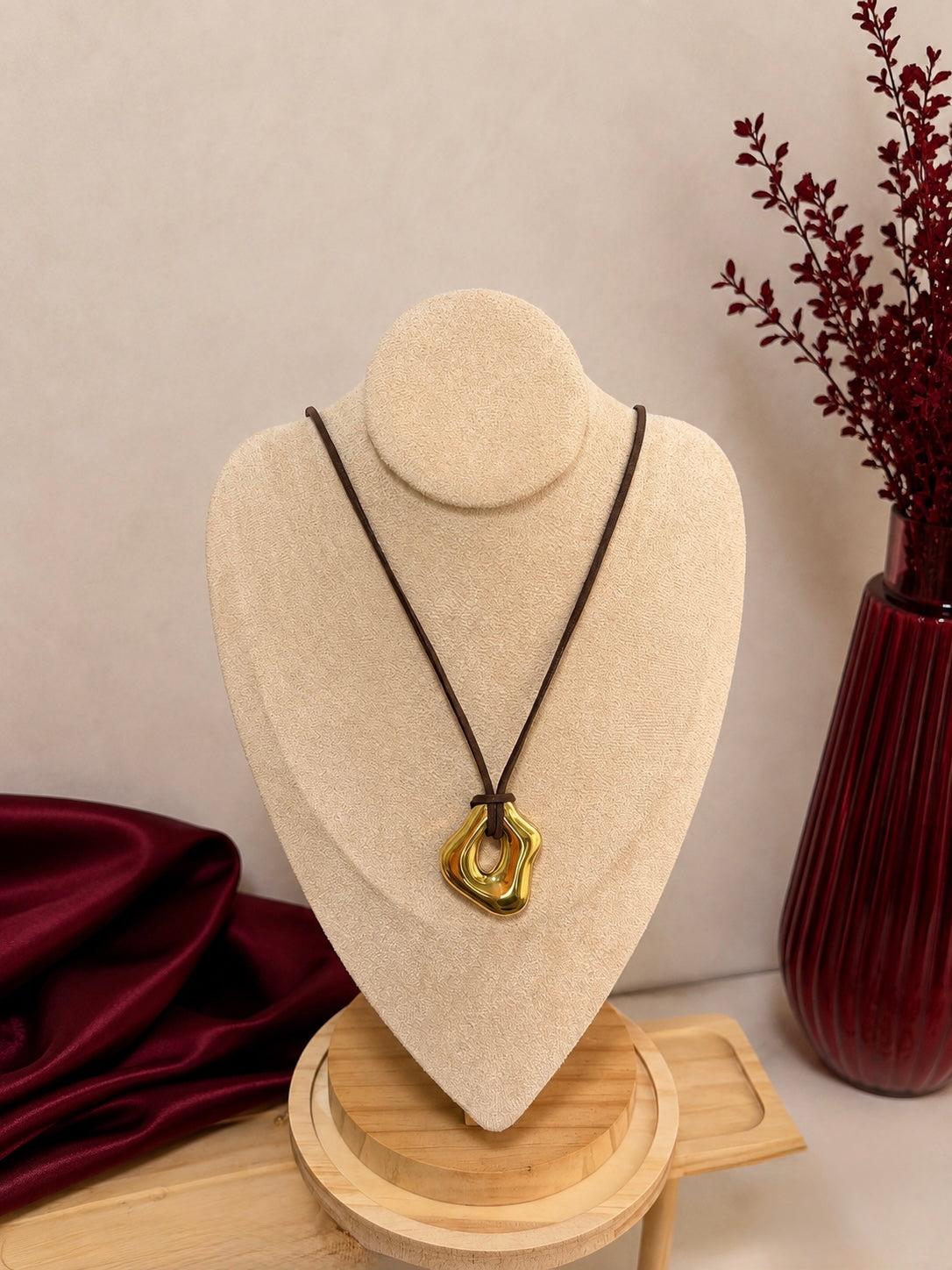 Versa Necklace