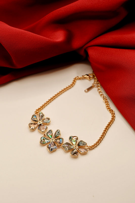 Mother of Pearl Bloom Bracelet