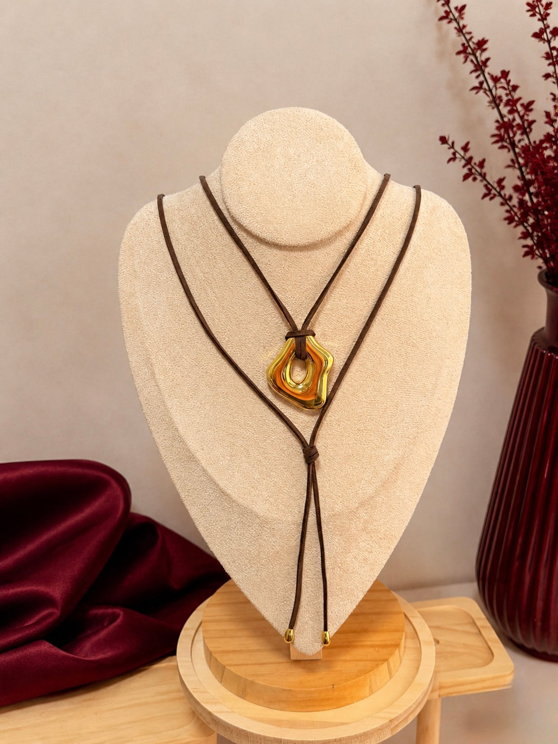 Versa Necklace