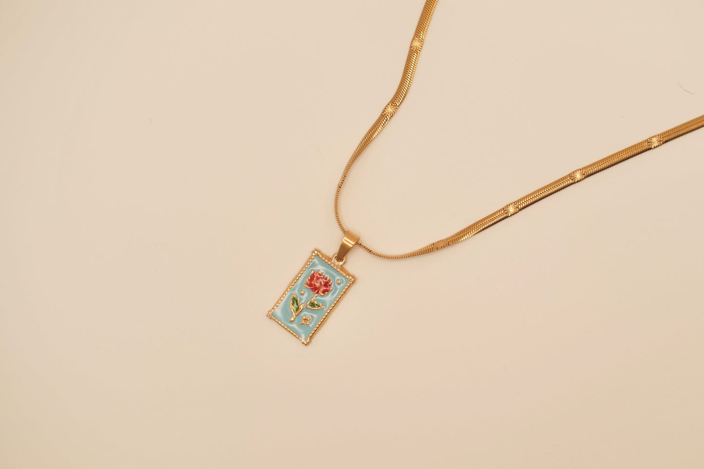 La Rosa Pendant Necklace