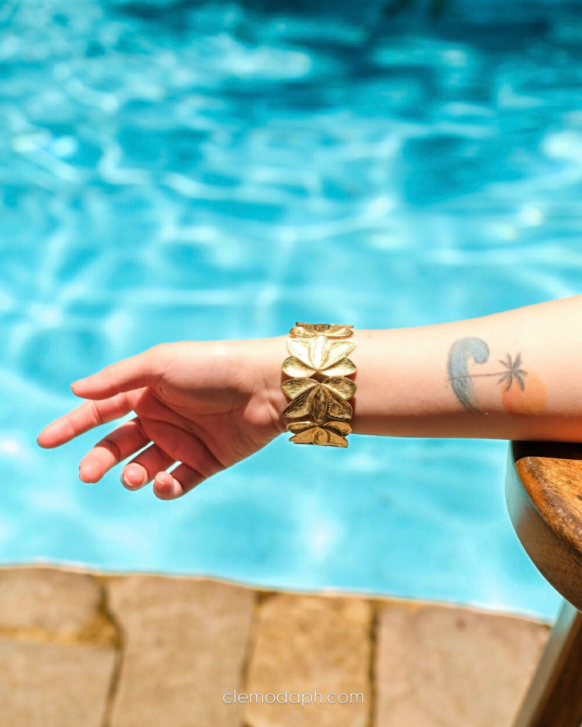 Lily Cuff Premium Bangle