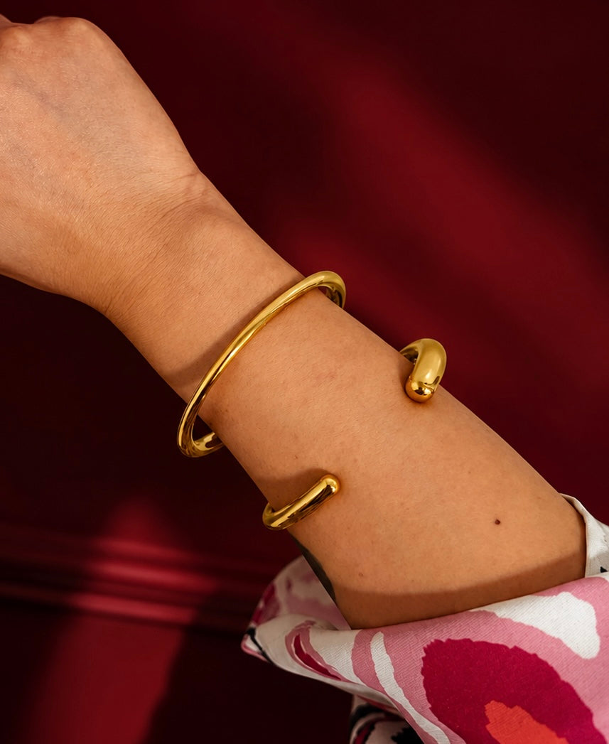 Oro Premium C Bangle