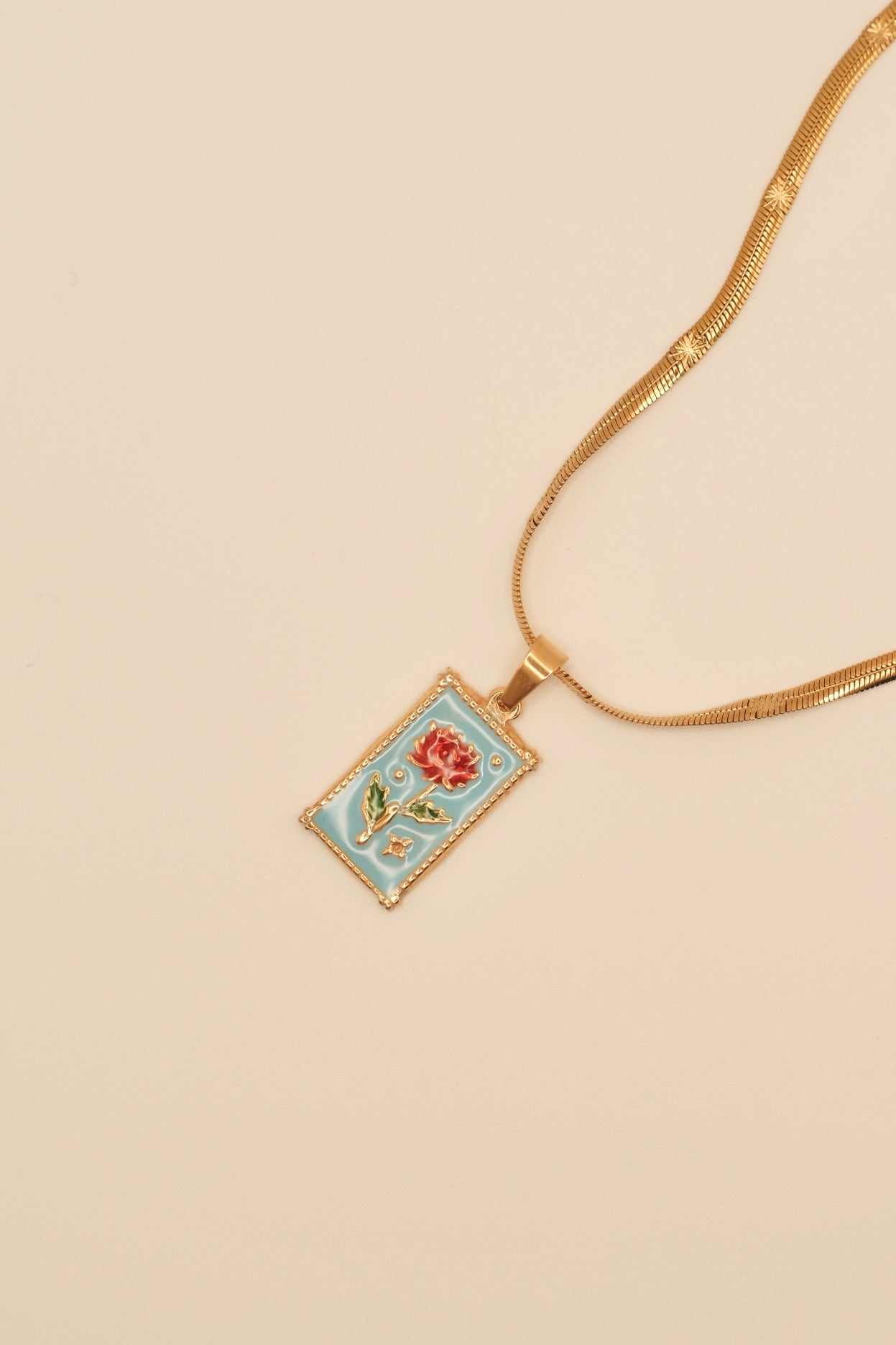 La Rosa Pendant Necklace