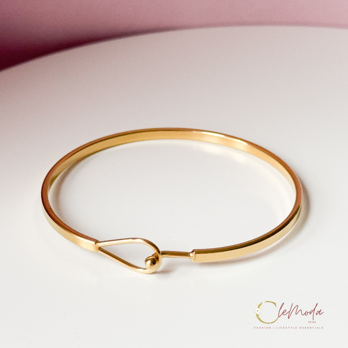 Oro Premium Hook Bangle