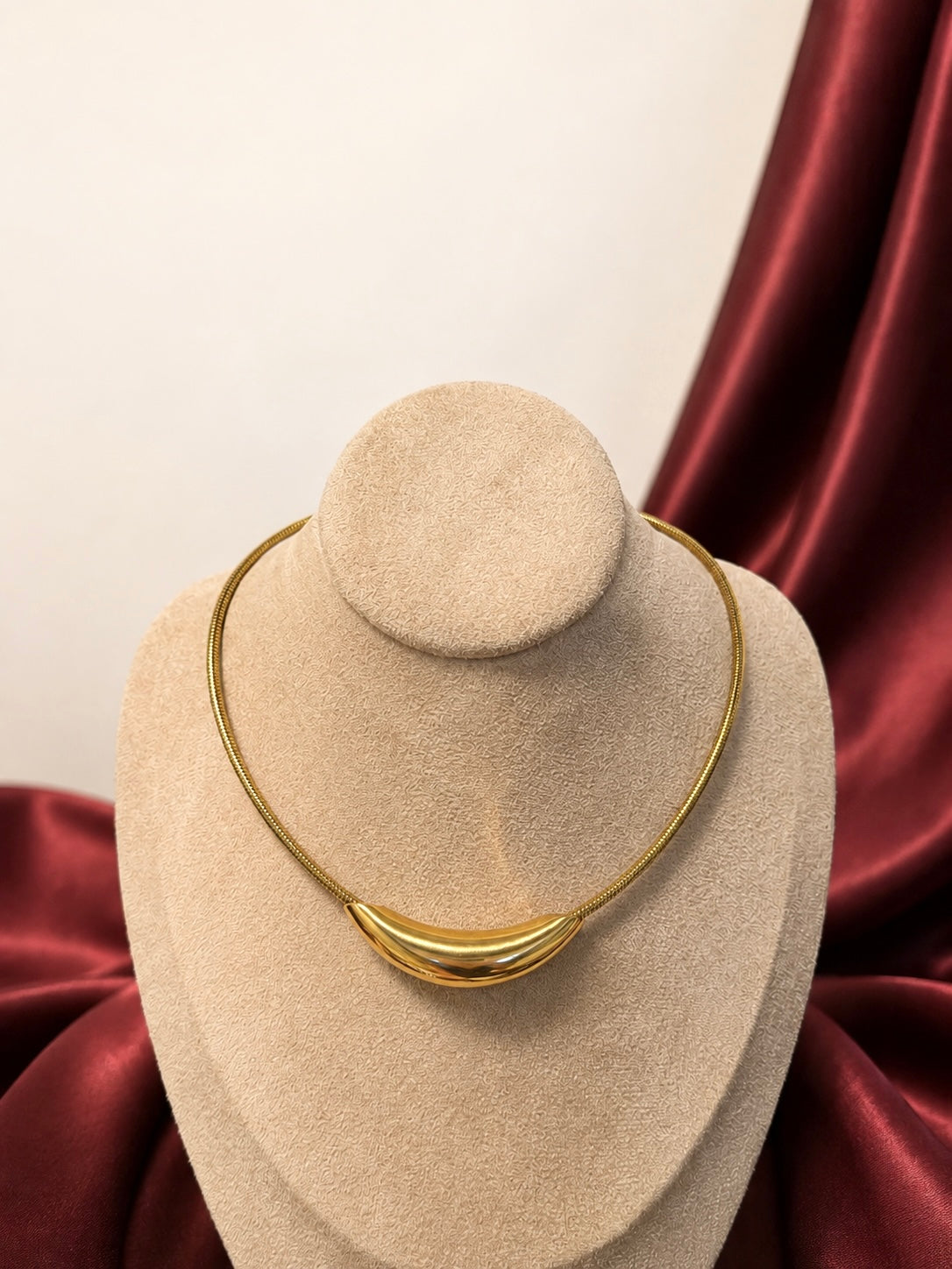 Nova Arc Necklace