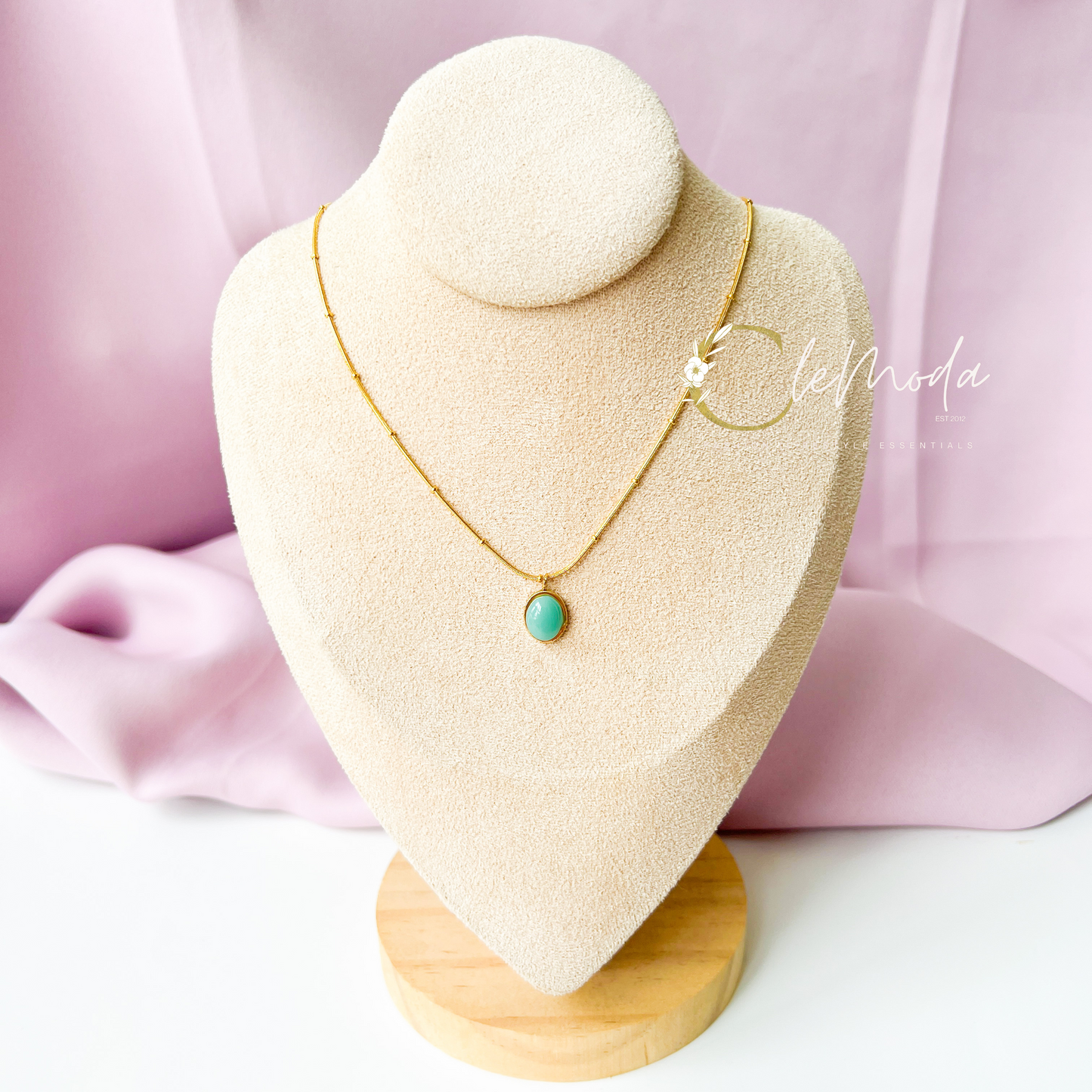 Amora Green Pendant Necklace