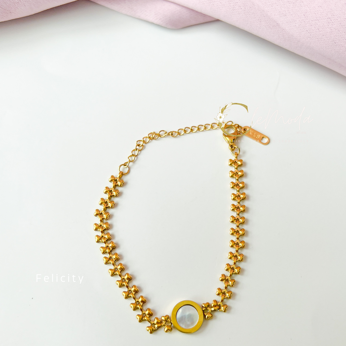 Felicity Round Pearl Bracelet